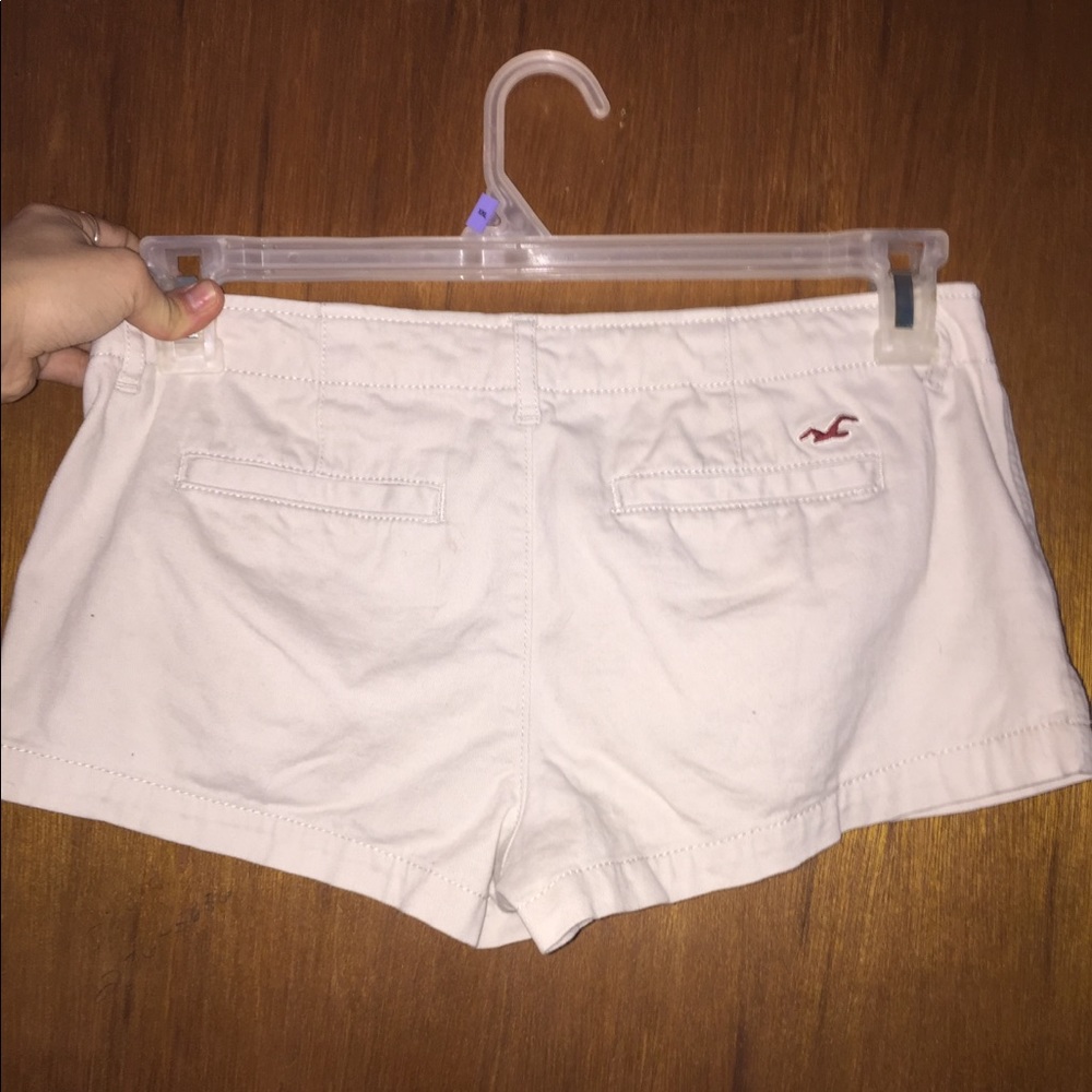 Light khaki Hollister shorts! Worn once!